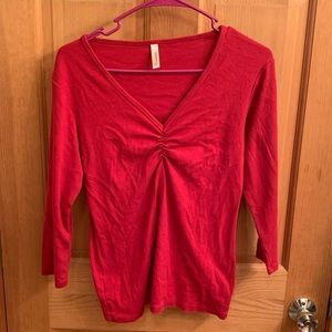 Necessities red 3/4 sleeve shirt size medium